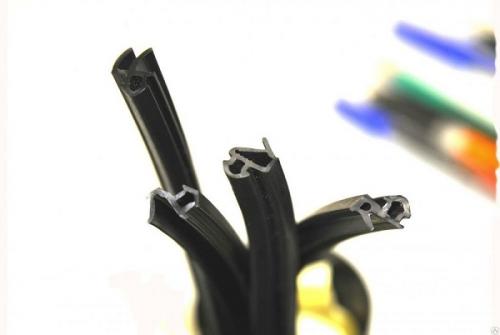 Замена резинок пластиковых окон. 02