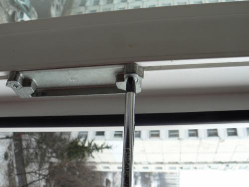 Сборка фурнитуры пластиковых окон. Монтаж оконной рукояти