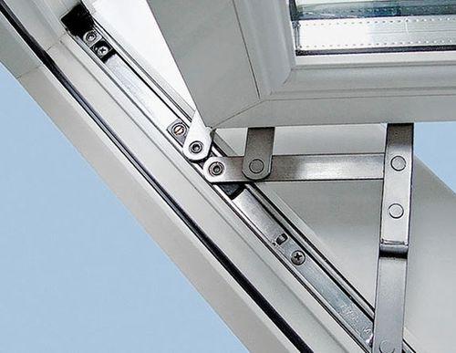 Пластиковое окно не открывается сверху. Трудности с состоянием на проветривание: что делать?