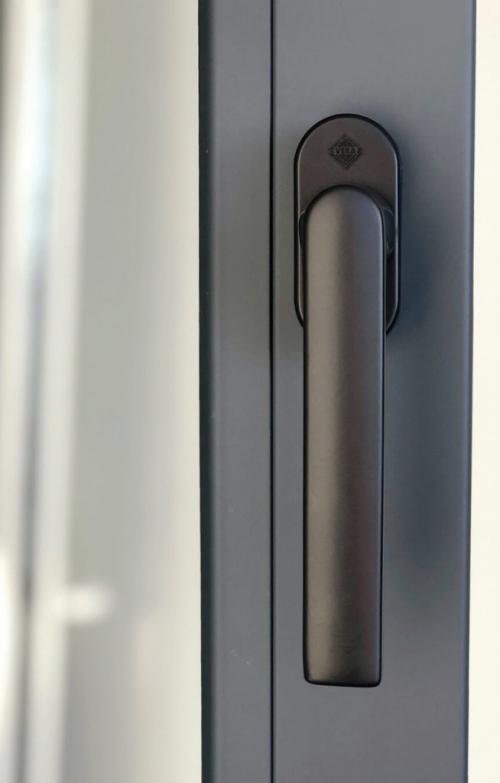 Выбираем лучшую фурнитуру для пластиковых окон 07