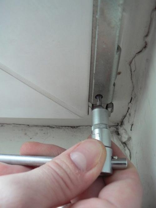 Регулировка окон пвх на зиму. Регулировка прижима створки 13 Регулировка окон пвх на зиму. Регулировка прижима створки 13