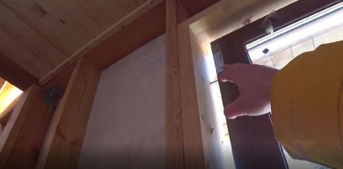 Установка пластиковых окон своими руками в каркасном доме. КАК ПРАВИЛЬНО УСТАНОВИТЬ ПЛАСТИКОВЫЕ ОКНА В КАРКАСНОМ ДОМЕ СВОИМИ РУКАМИ