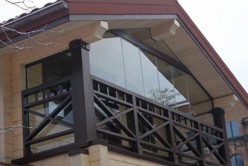 Безрамное остекление балкона своими руками. Эксплуатационные характеристики безрамного остекления