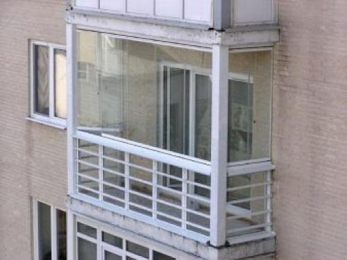 Как застеклить балкон самостоятельно с нуля. Как застеклить балкон самому 10