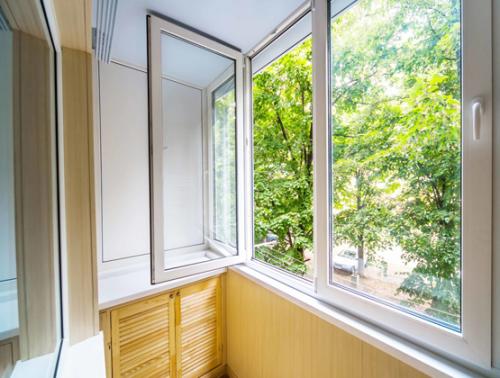 Остекление балкона теплыми окнами. Окна, установленные в 2022 году 01