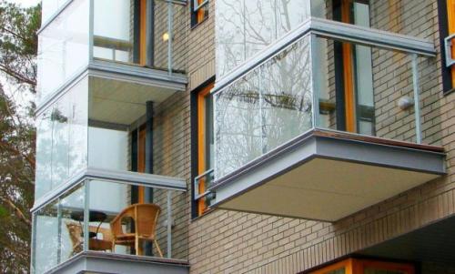 Безрамное остекление балкона своими руками. Плюсы безрамного остекления балкона