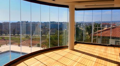 Витражное остекление балкона. Витражный балкон — оформление по уму! Варианты красивого остекления +55 фото.