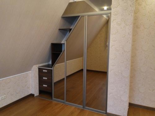 Направляющие для раздвижных створок. Компоненты раздвижной системы и требования к направляющим для дверей-купе 15