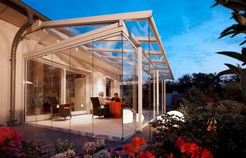 Остекление веранд. Особенности и преимущества