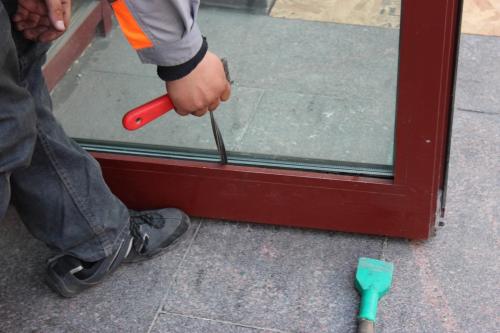 Регулировка алюминиевых окон на балконе по высоте. Общие правила 05 Регулировка алюминиевых окон на балконе по высоте. Общие правила 05