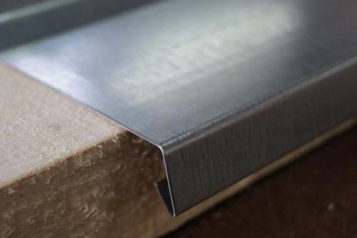 Наружные отливы для окон. Металлические