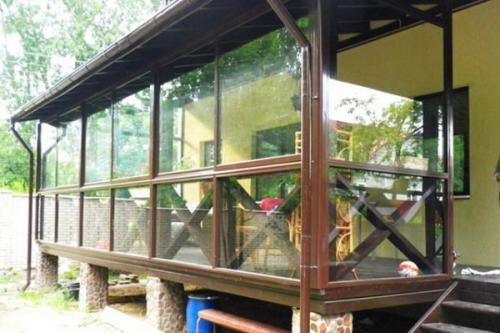 Окна из поликарбоната своими руками. Окна из поликарбоната – самый простой вариант конструкций