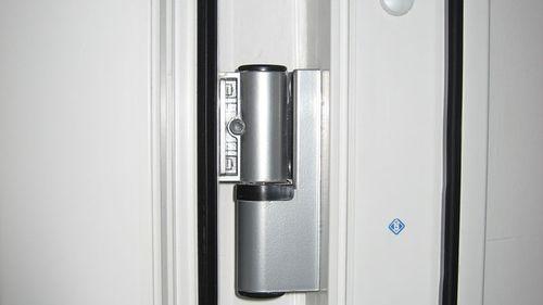 Как снять балконный блок. Как правильно снять пластиковую балконную дверь