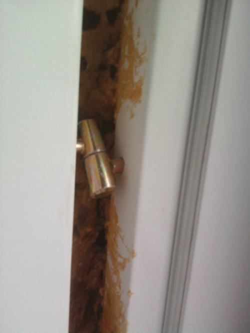 Демонтаж деревянных и дерево-алюминиевых балконных дверей. Демонтаж деревянных рам 04 Демонтаж деревянных и дерево-алюминиевых балконных дверей. Демонтаж деревянных рам 04