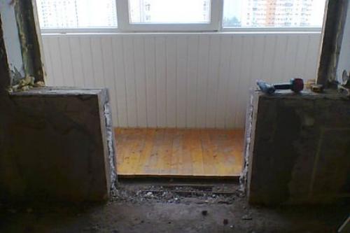 Демонтаж балконного блока в панельном доме. Согласование перепланировки квартиры