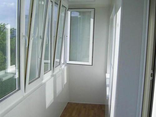 Пластиковое или алюминиевое остекление балкона. Какие балконы лучше — пластиковые или алюминиевые
