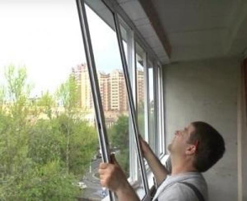 Как снять балконные окна-купе. Как снять раздвигающиеся рамы на лоджии