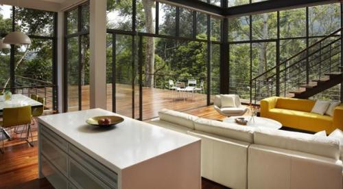 Алюминиевые окна в современном остеклении загородных домов