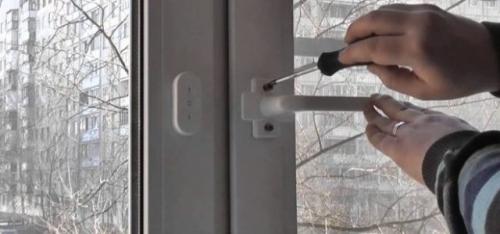 Как заменить ручку на пластиковой двери. Как заменить ручку на пластиковой балконной двери