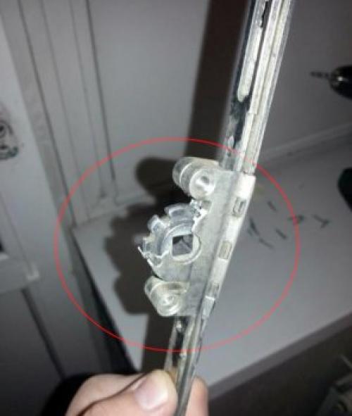 Как выбрать и заменить ручку на пластиковом окне. Как установить своими руками? 01 Как выбрать и заменить ручку на пластиковом окне. Как установить своими руками? 01