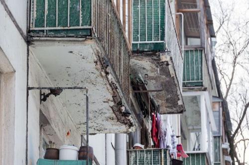 Остекление балкона 5 этаж. Особенности выносных конструкций