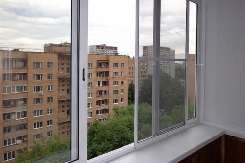 Раздвижные окна на балкон. Плюсы и минусы раздвижных окон для балкона и лоджии