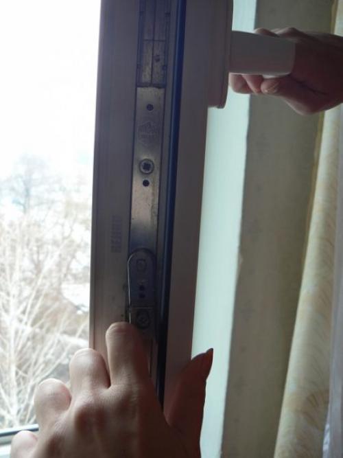 Ремонт поворотно-откидного механизма окна. Окно не закрывается