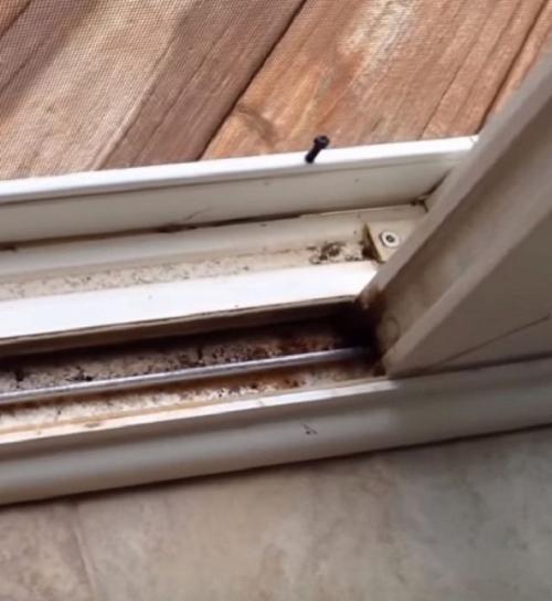 Чем и как помыть окно на балконе. Мойка снаружи 07