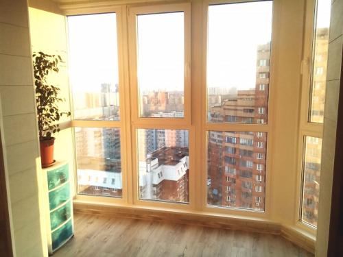 Дизайн балкона с панорамными окнами. Панорамный балкон – инструкция по остеклению и утеплению лоджий (90 фото)