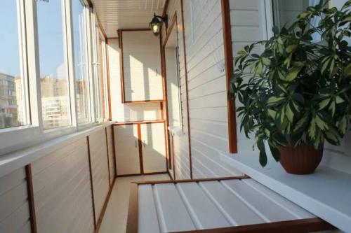 Чем отделать балкон недорого. Чем лучше и дешевле обшить балкон внутри — советы профессионалов по красивой обшивке балкона своими руками + фото идеи