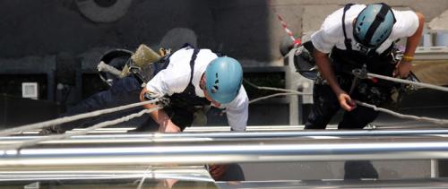 Демонтаж алюминиевых окон Видео. Стеклопакеты в алюминиевых рамах 01