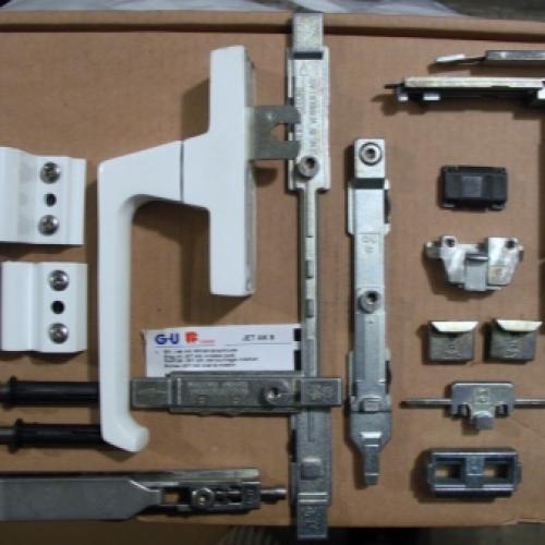 Комплектующие фурнитура на алюминиевые окна. Особенности 01 Комплектующие фурнитура на алюминиевые окна. Особенности 01