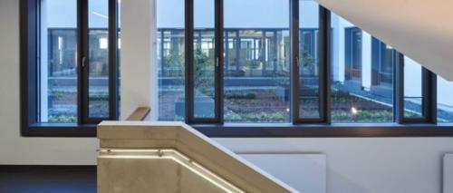 Алюминиевые двери со стеклом – 100 лучших фото 08 Алюминиевые двери со стеклом – 100 лучших фото 08