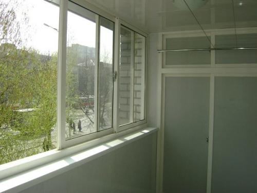 Установка стеклопакета в алюминиевую раму. Как собрать окно из алюминиевого профиля 08