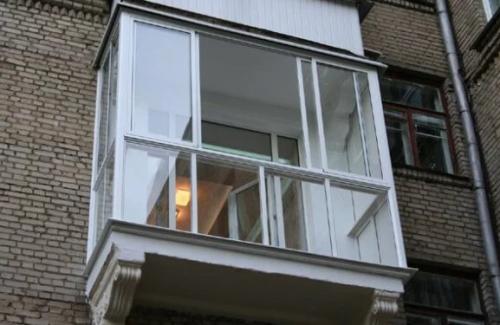 Какой тип остекления выбрать для балкона. Остекление балконов алюминий или пластик, что лучше?