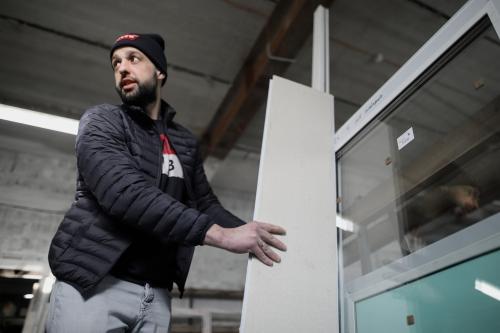 Сколько окон должно открываться на балконе. Что надо знать при заказе остекления балкона