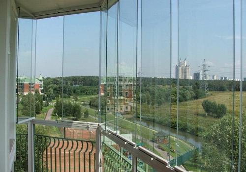 Как рационально разделить остекление лоджии на створки. Что нужно знать об остеклении балконов и лоджий?