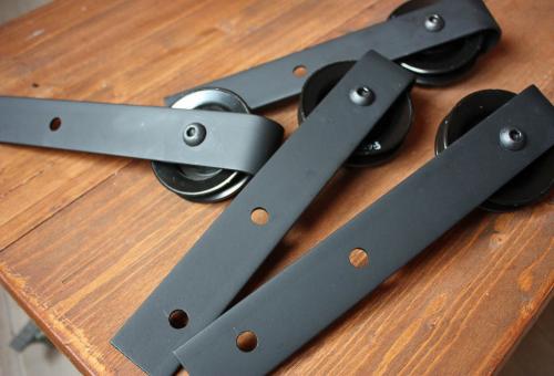 Механизм для раздвижных дверей лофт. Особенности амбарного механизма для раздвижной двери