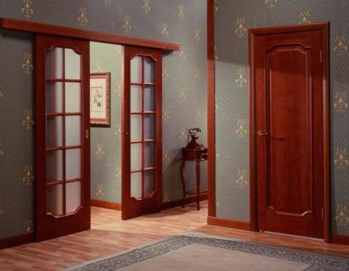 Роликовая фурнитура для раздвижных дверей. Виды механизмов раздвижных межкомнатных дверей, особенности монтажа