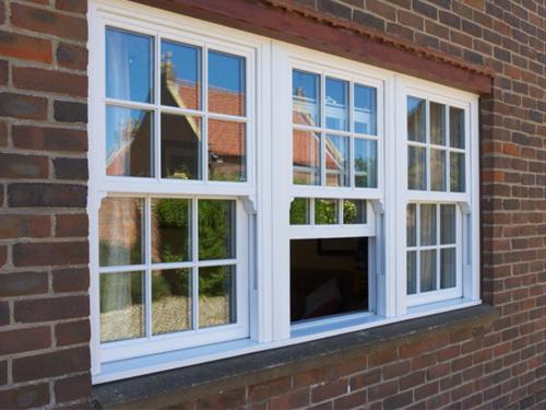 Вертикально-подъемное окно в загородном доме. Способы открывания сдвижной конструкции