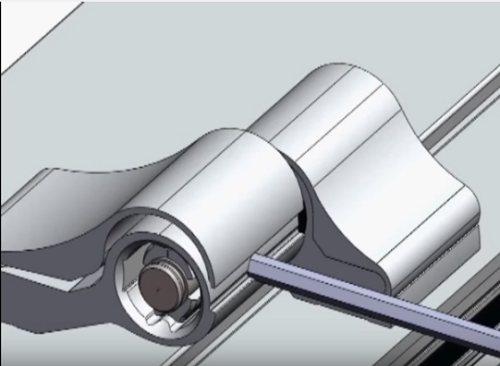 Перекосило алюминиевую дверь. Как правильно регулировать?