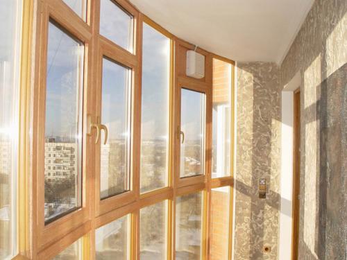 Оптимальные окна для балкона. Деревянные окна