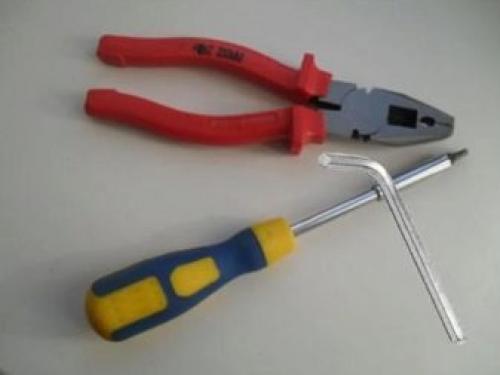 В чем особенность замены фурнитуры пластиковых окон. Необходимые инструменты