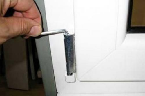 Регулировка фурнитуры maco. Когда и как регулировать створку по вертикали?