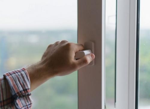 Замена ручки и регулировка фурнитуры пластикового окна. Как самостоятельно поставить (снять) ручку с окна ПВХ 05 Замена ручки и регулировка фурнитуры пластикового окна. Как самостоятельно поставить (снять) ручку с окна ПВХ 05