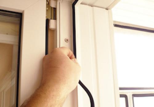 Как и когда нужно менять уплотнитель на окнах. Зачем нужна резина, и отчего ее приходится менять 03 Как и когда нужно менять уплотнитель на окнах. Зачем нужна резина, и отчего ее приходится менять 03