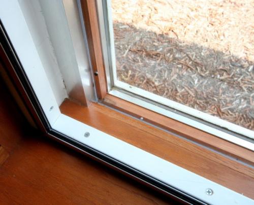 Как и когда нужно менять уплотнитель на окнах. Зачем нужна резина, и отчего ее приходится менять