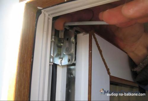 Ремонт пластиковых дверей. Ремонт двери балкона своими руками (фото и видео)