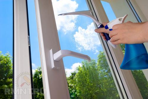Как помыть окна на балконе снаружи без разводов. Чем отмыть 02