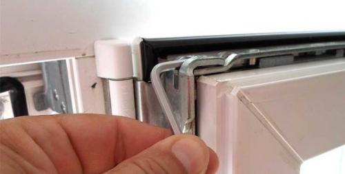 Регулировка пластиковых окон самостоятельно инструкция. Как отрегулировать пластиковое окно, чтобы не дуло 06